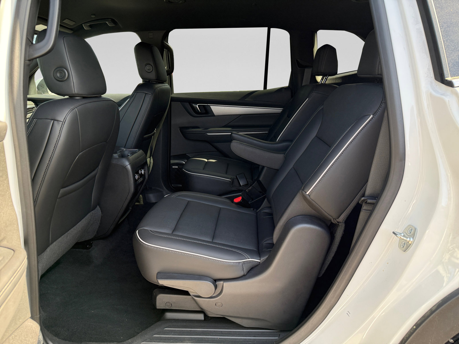 Used 2025 Buick Enclave Preferred image 18