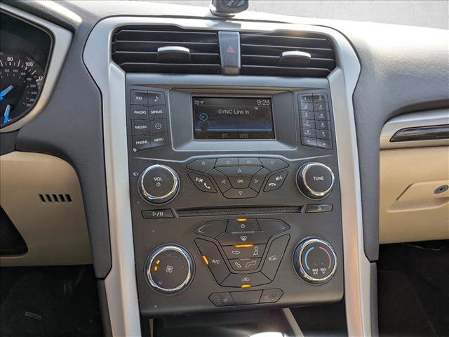 Used 2015 Ford Fusion SE w/ Equipment Group 202A image 9