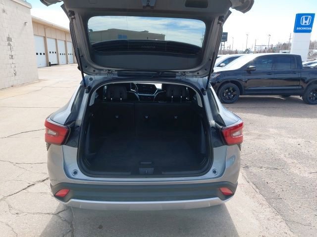 Used 2025 Chevrolet Trax LT image 29