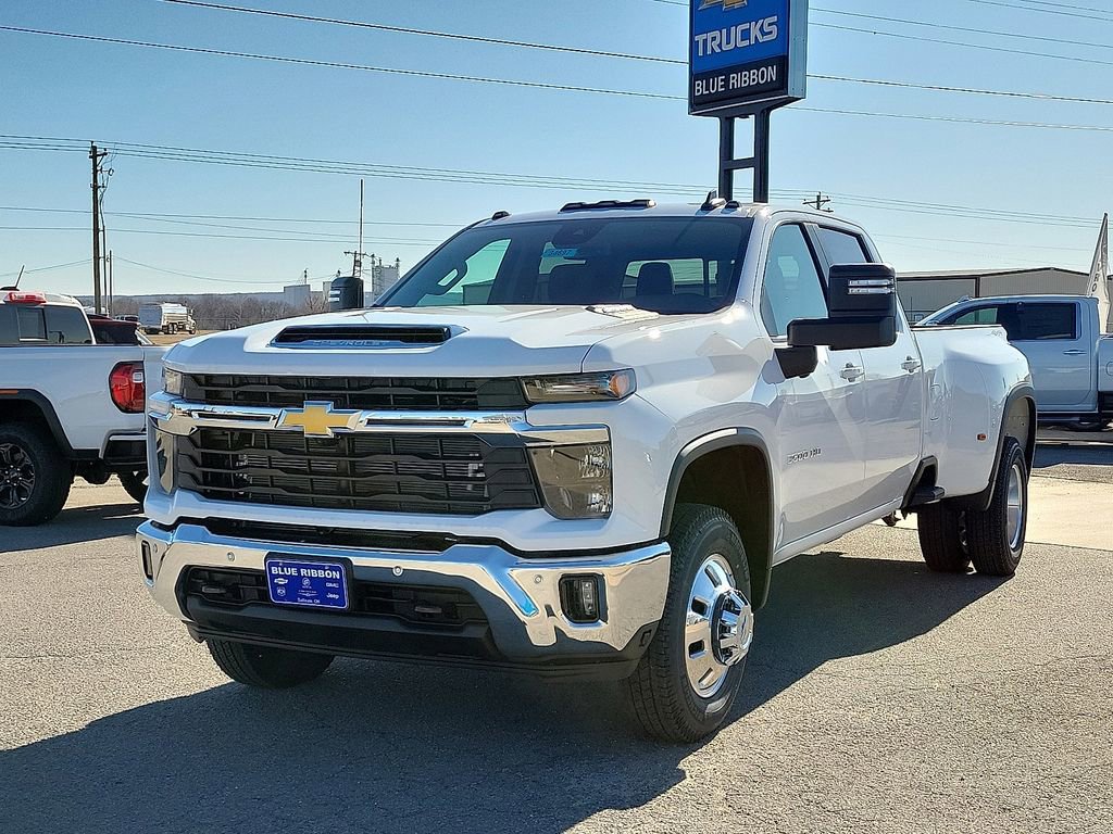 New 2026 Chevrolet Silverado 3500 LT w/ All Star Edition image 2