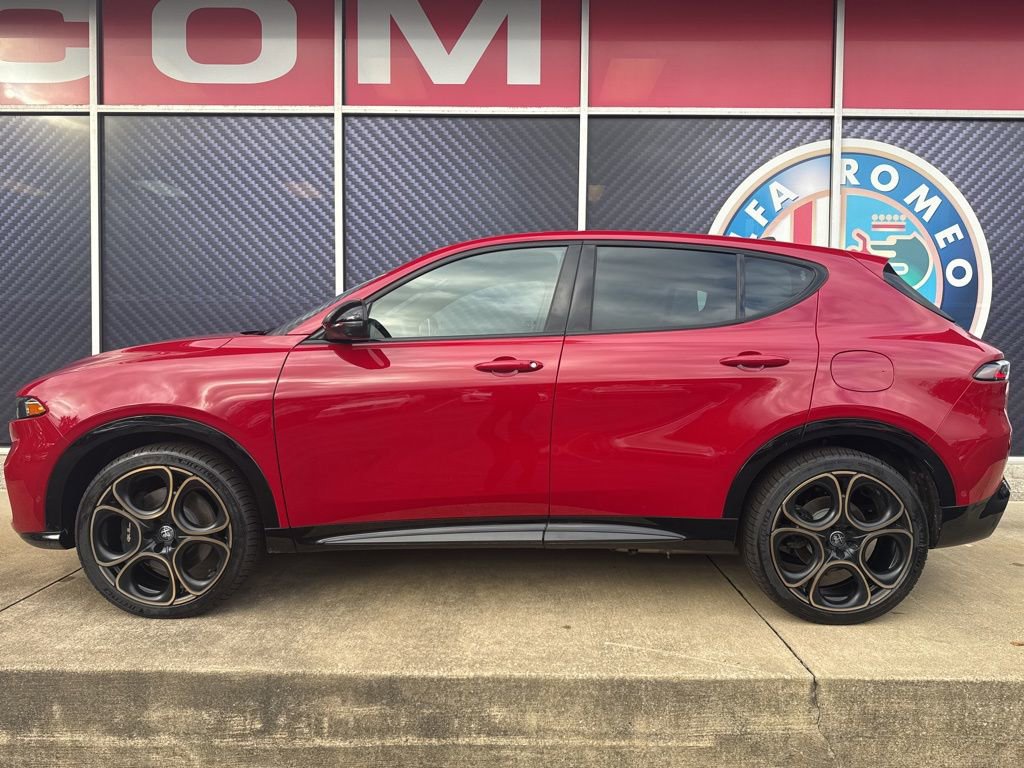 New 2025 Alfa Romeo Tonale AWD/4WD image 9