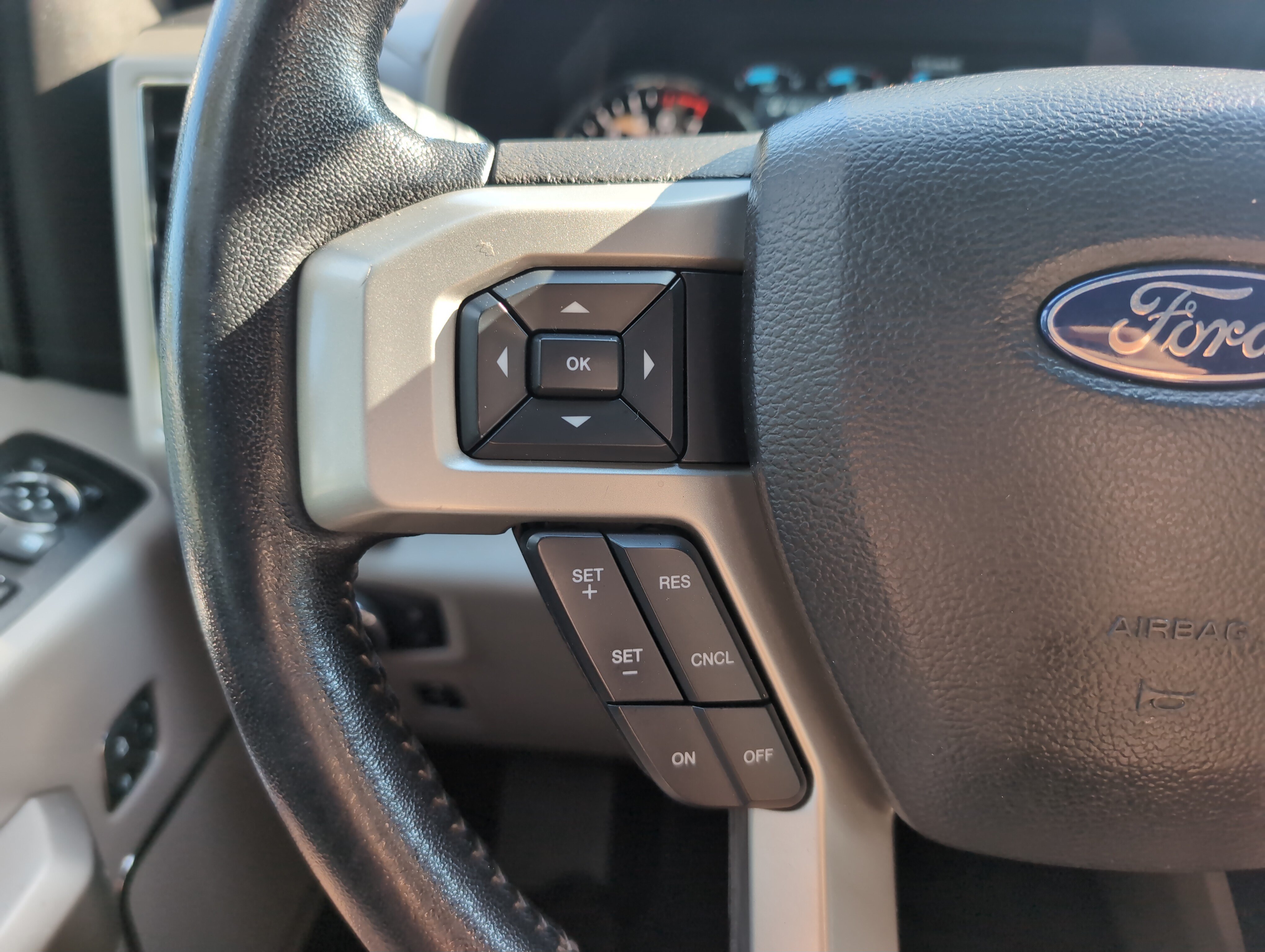 Used 2020 Ford F150 Lariat RWD image 19