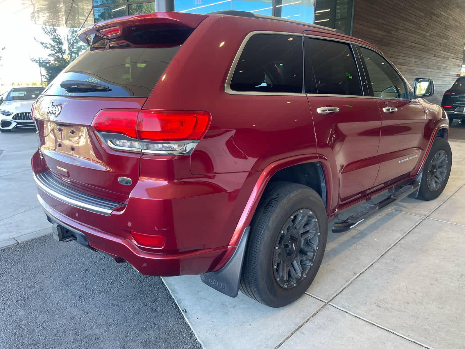 Used 2015 Jeep Grand Cherokee Overland w/ Mopar Chrome Edition Group image 2