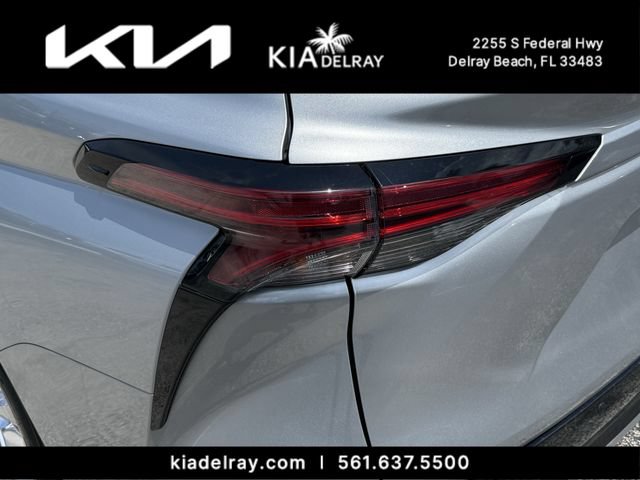 Used 2021 Toyota Sienna Limited FWD image 7