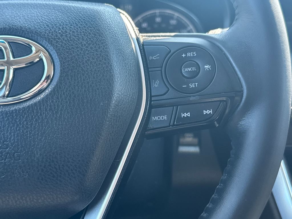 Used 2023 Toyota Venza LE AWD/4WD image 21