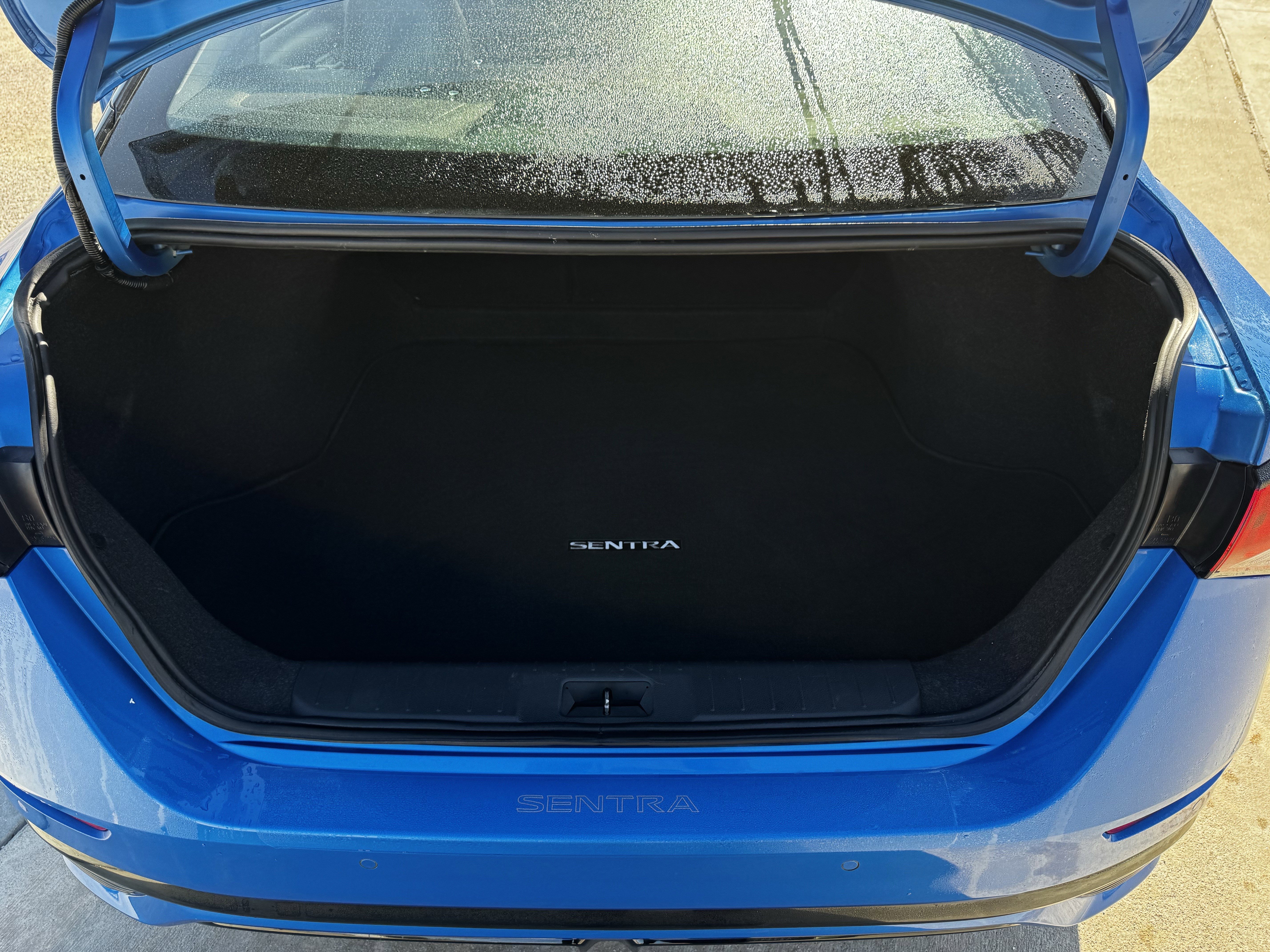 Used 2025 Nissan Sentra SR w/ SR Premium Package image 33