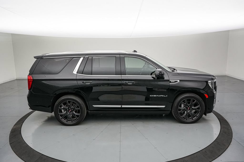 Used 2024 GMC Yukon Denali w/ Denali Reserve Package AWD/4WD image 3