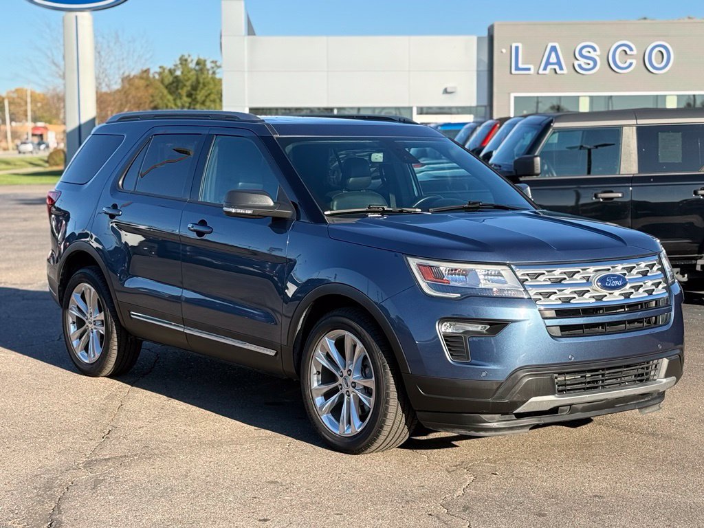 Used 2019 Ford Explorer XLT w/ Equipment Group 202A AWD/4WD image 34