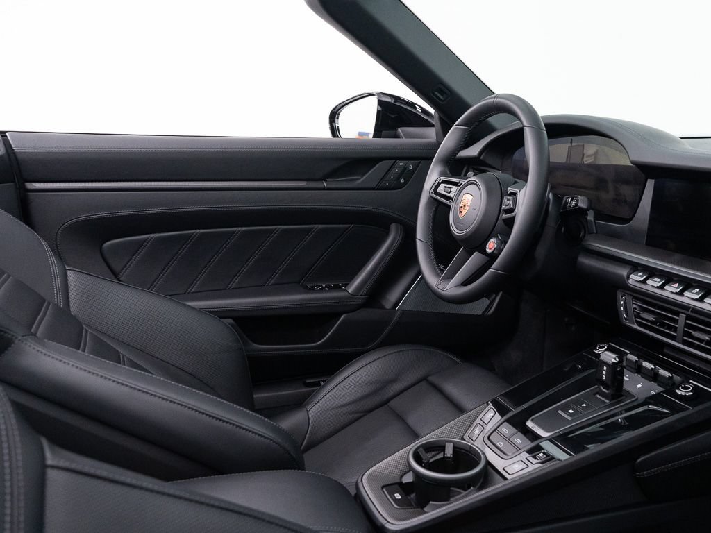 Used 2025 Porsche 911 Carrera RWD image 30