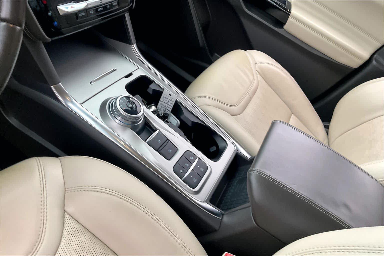 Used 2021 Ford Explorer Platinum w/ Premium Technology Package RWD image 16