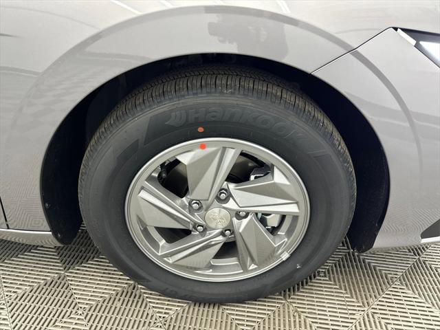 New 2026 Hyundai Elantra SE w/ Cargo Package image 12