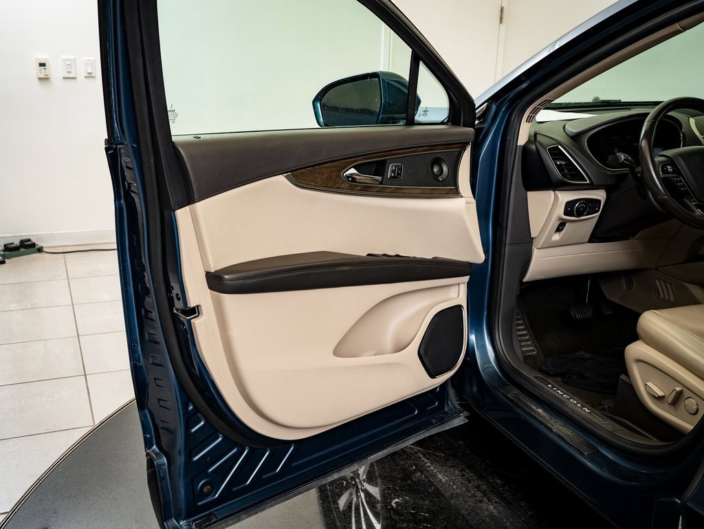 Used 2019 Lincoln Nautilus Select image 26