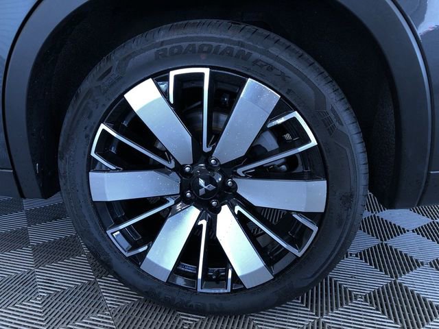 Used 2025 Mitsubishi Outlander SE AWD/4WD image 16