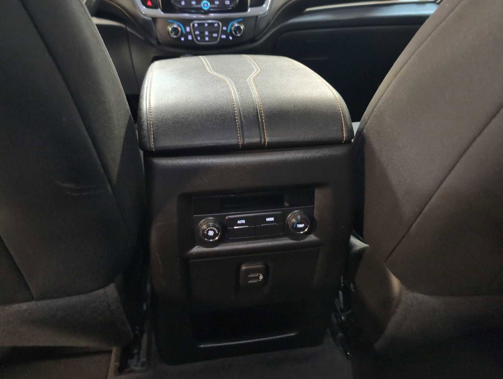 Used 2020 Chevrolet Traverse LT image 20