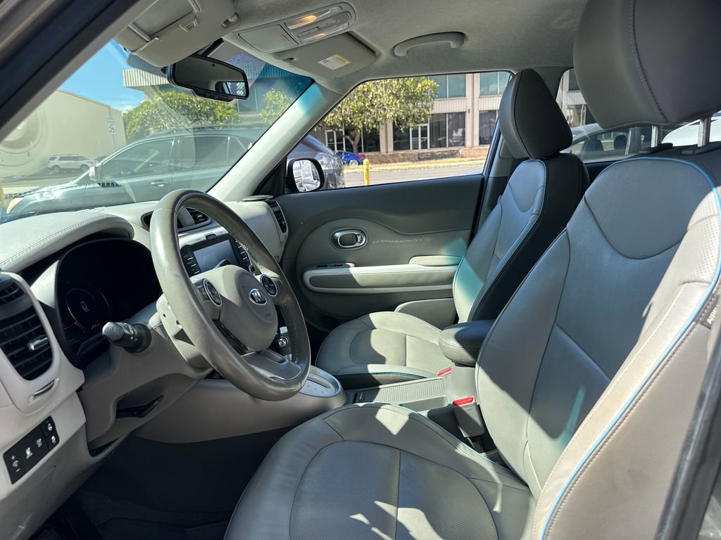 Used 2018 Kia Soul EV + image 13