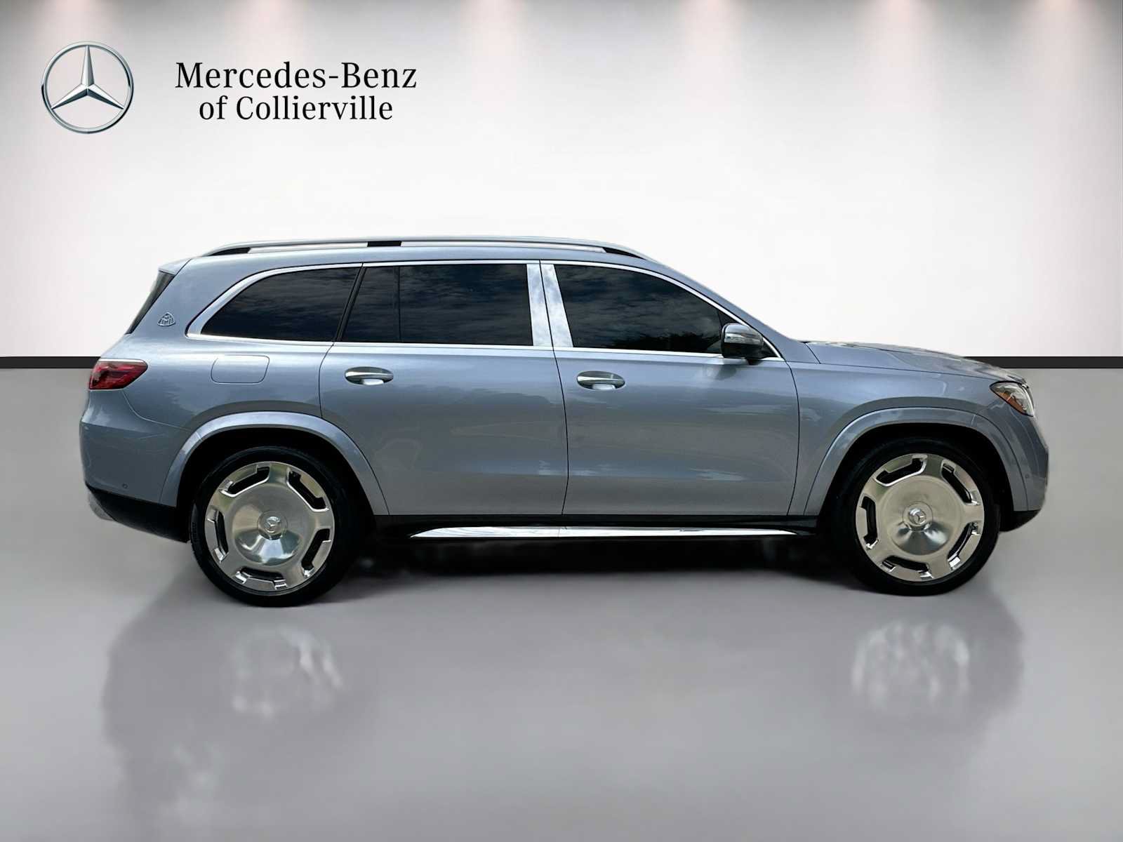 Used 2026 Mercedes-Benz Maybach GLS 600 4MATIC image 4