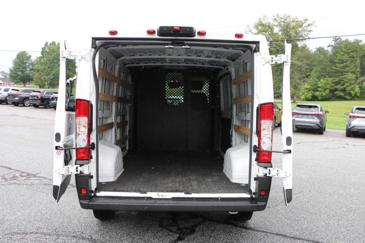 Used 2025 RAM ProMaster 2500 w/ U-Haul Equipment Group FWD image 21