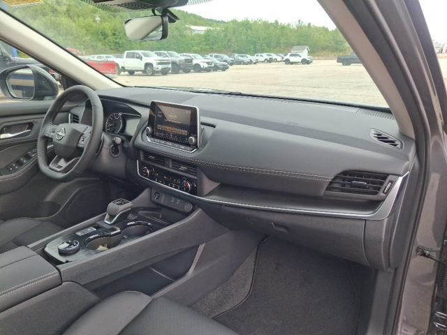 New 2026 Nissan Rogue Dark Armor AWD/4WD image 32
