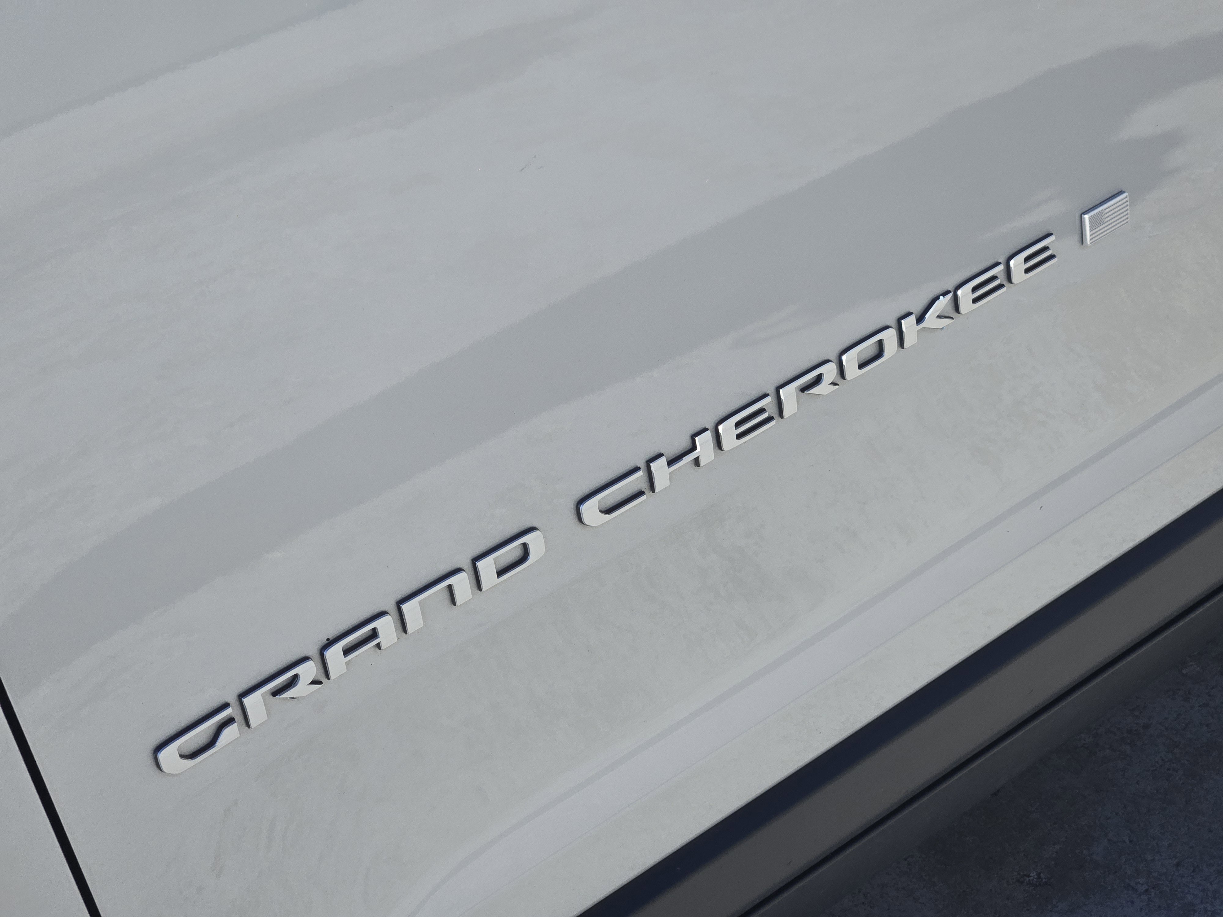 Used 2024 Jeep Grand Cherokee L Limited w/ Luxury Tech Group II image 13