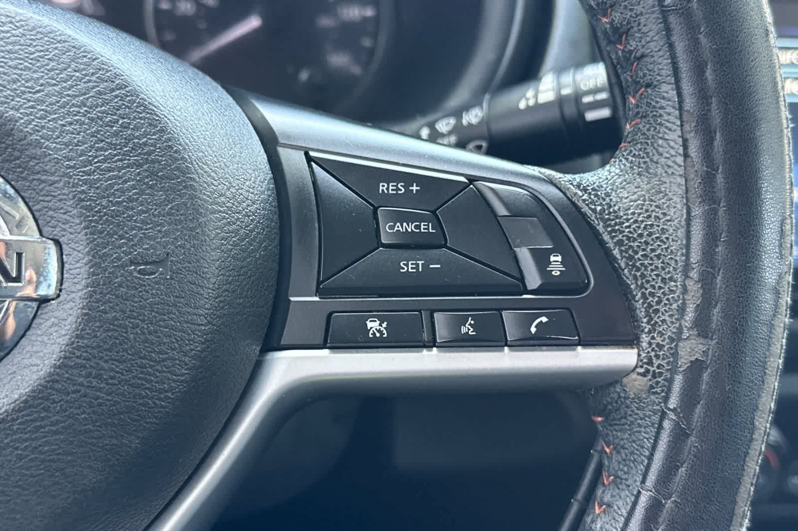 Used 2021 Nissan Kicks SR w/ Interior Electronics Package FWD image 30