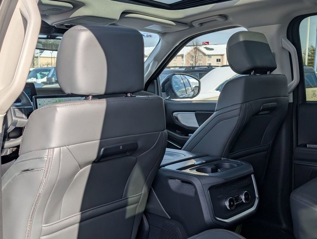 New 2025 Ford Expedition Active image 43