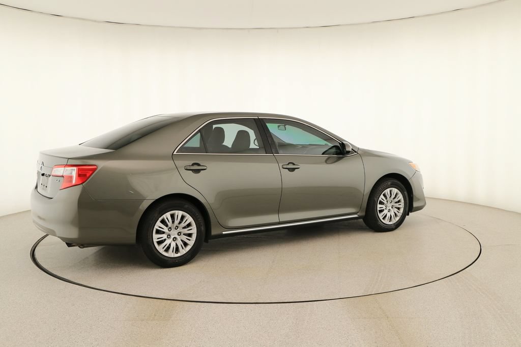 Used 2014 Toyota Camry LE FWD image 7