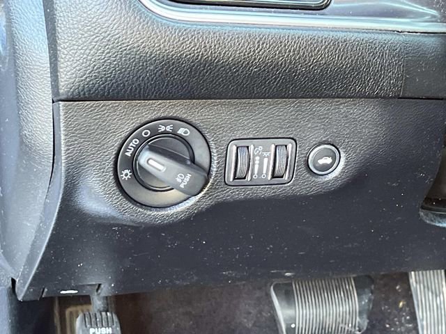 Used 2019 Dodge Challenger SXT w/ Driver Convenience Group image 25