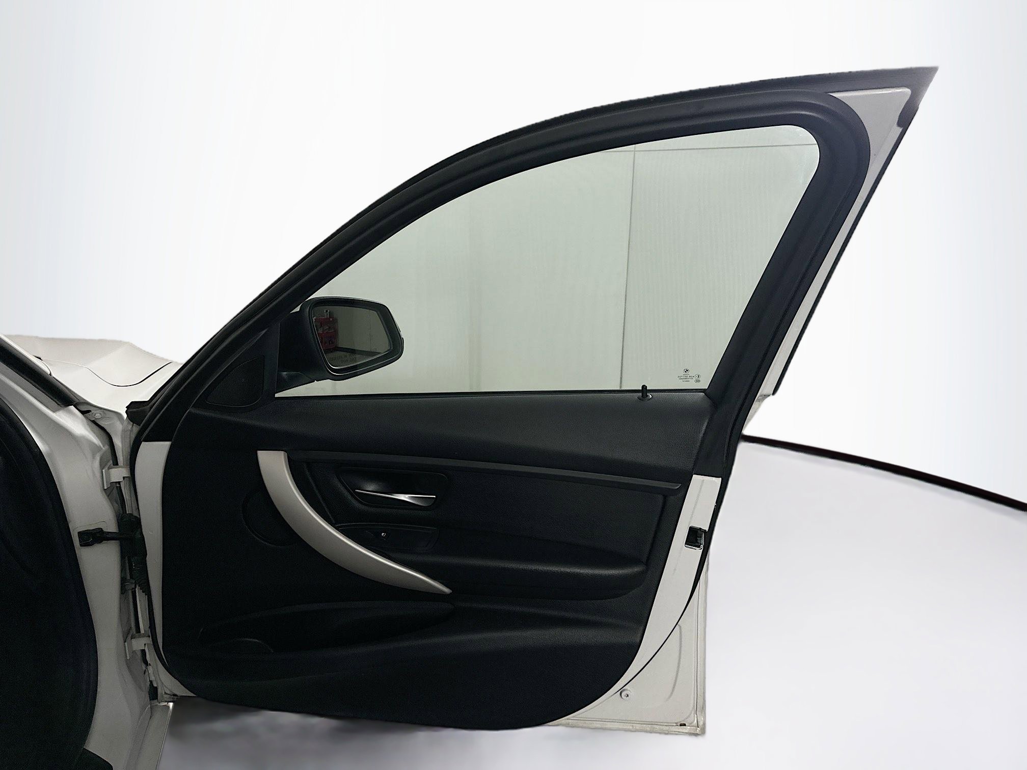 Used 2013 BMW 320i Sedan RWD image 30