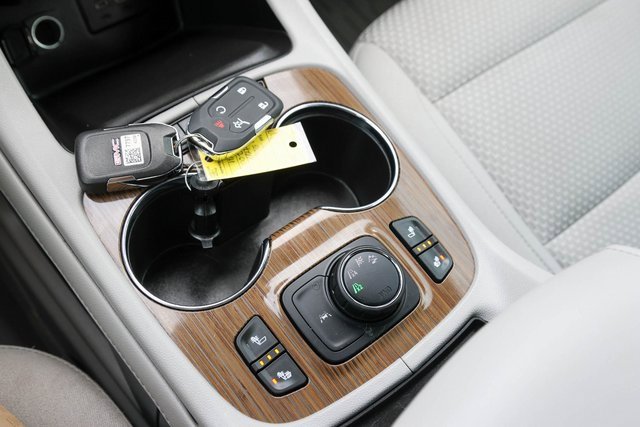 Used 2023 GMC Acadia SLE w/ Driver Convenience Package image 25