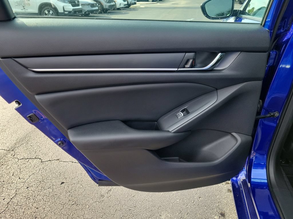 Used 2022 Honda Accord Sport image 12