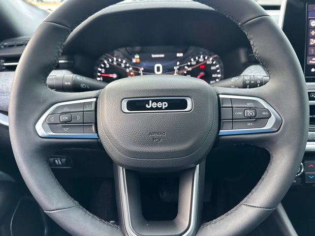 Used 2025 Jeep Compass Latitude AWD/4WD image 41