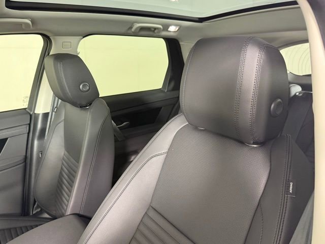 New 2025 Land Rover Discovery Sport S image 6