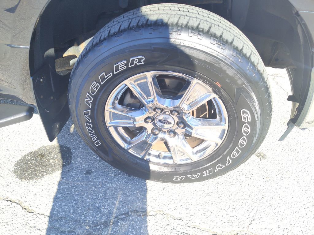 Used 2015 Ford F150 XLT w/ Equipment Group 302A Luxury image 17