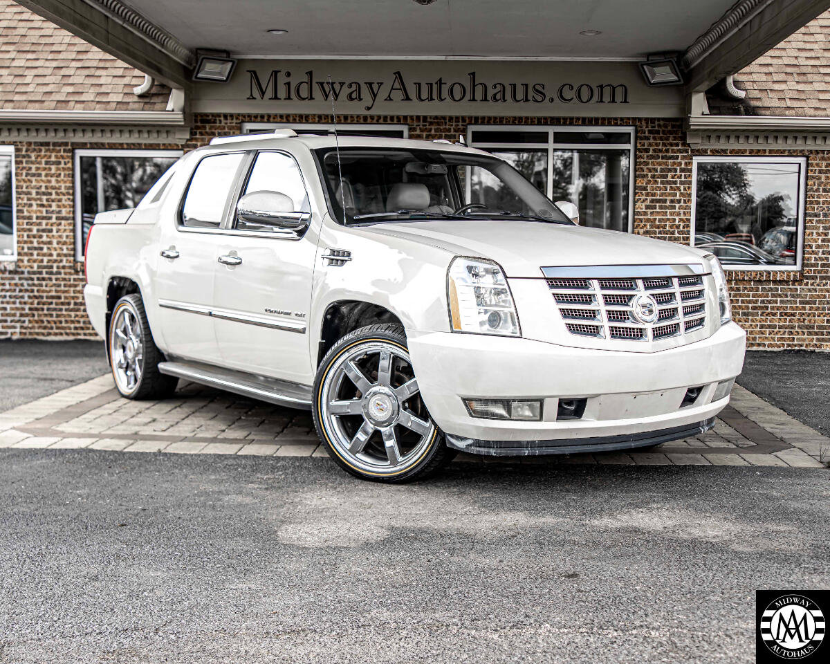 Used 2010 Cadillac Escalade EXT Luxury image 3