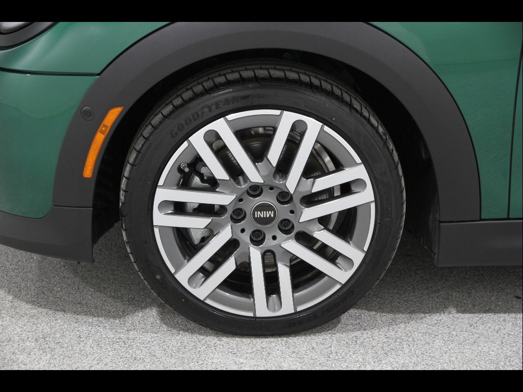 Certified 2025 MINI Cooper S FWD image 22