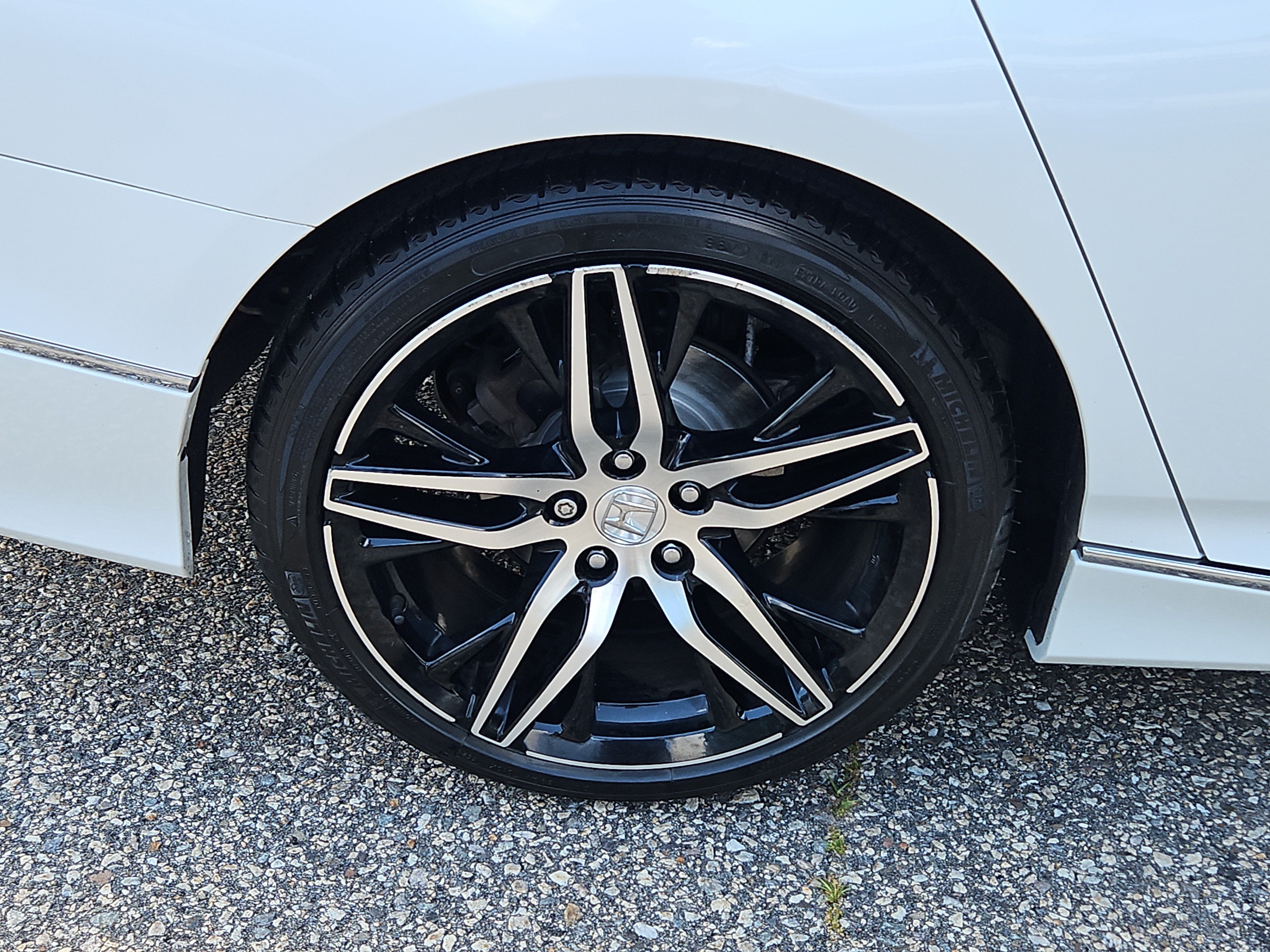 Certified 2021 Honda Accord Touring image 4
