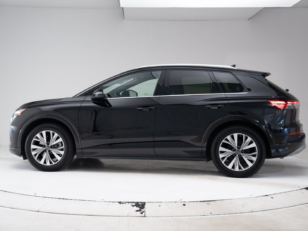 Used 2023 Audi Q4 e-tron Premium Plus w/ Premium Plus RWD image 2