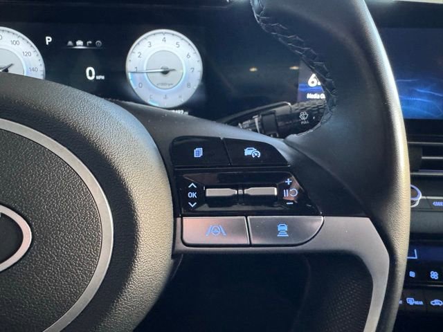 Used 2024 Hyundai Elantra Limited image 17