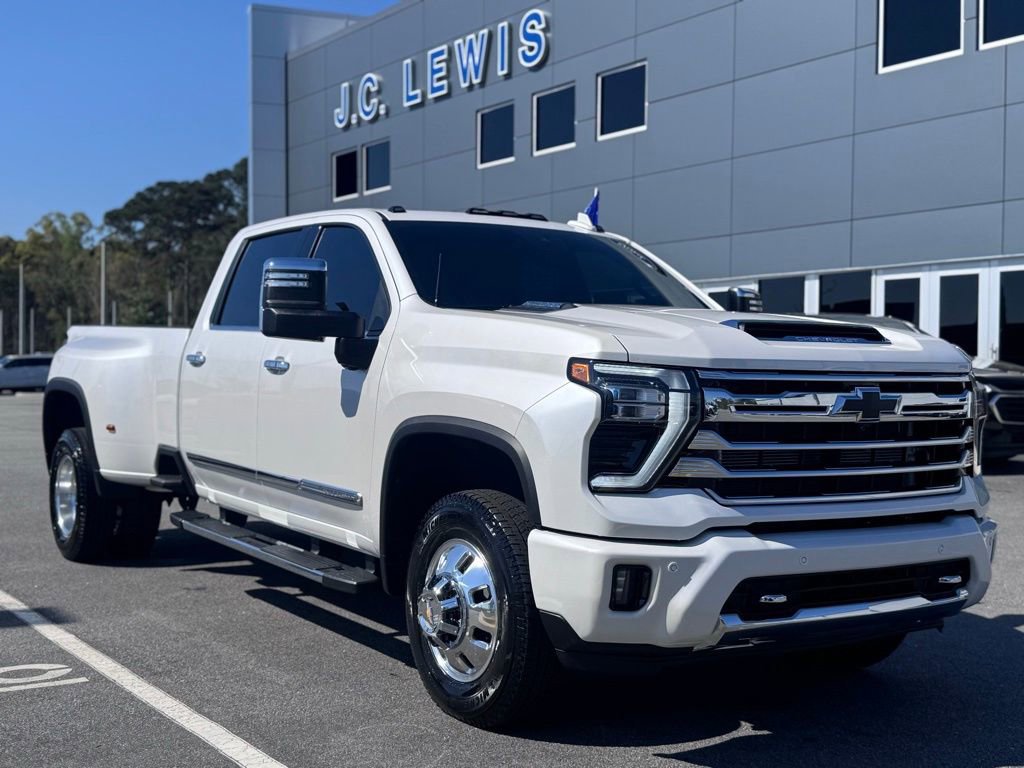 Used 2025 Chevrolet Silverado 3500 High Country w/ High Country Premium Package image 1