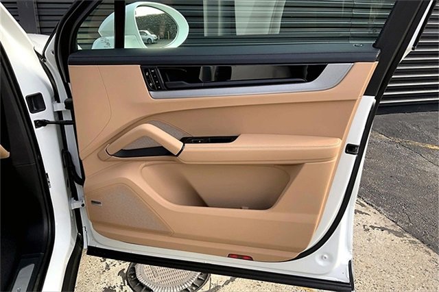 New 2026 Porsche Cayenne image 29