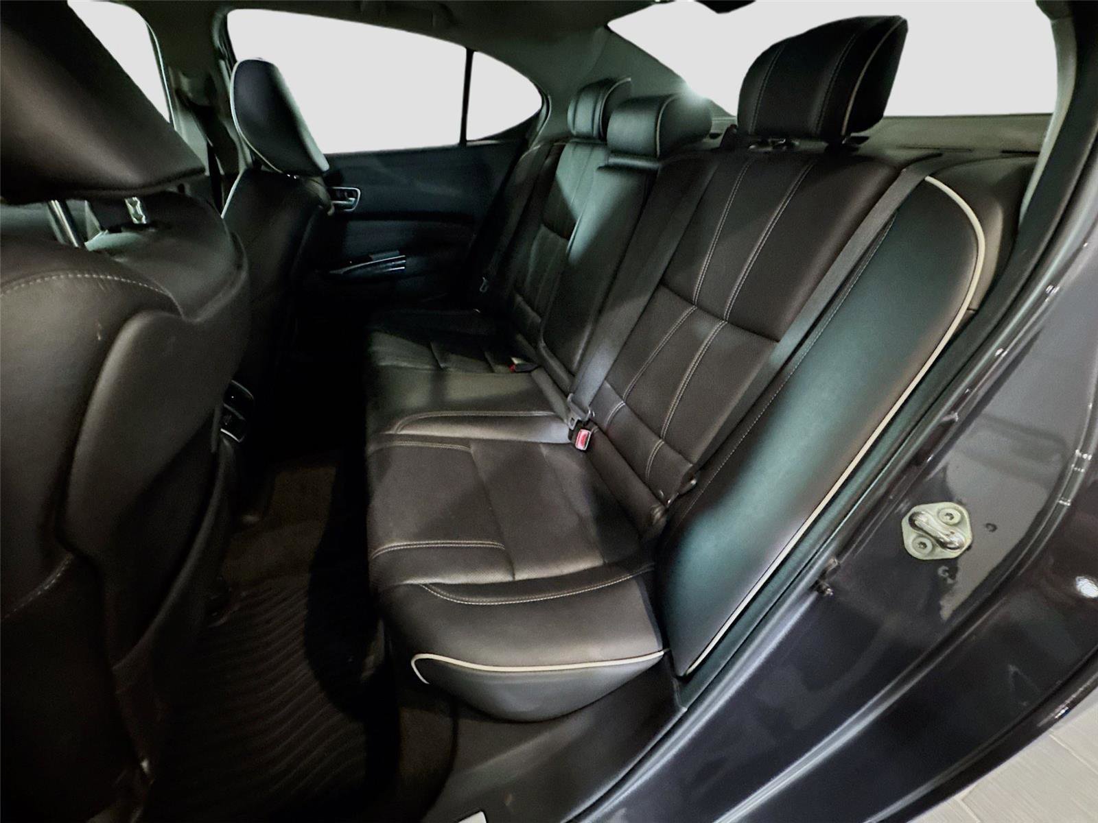 Used 2018 Acura TLX V6 w/ Technology Package FWD image 11
