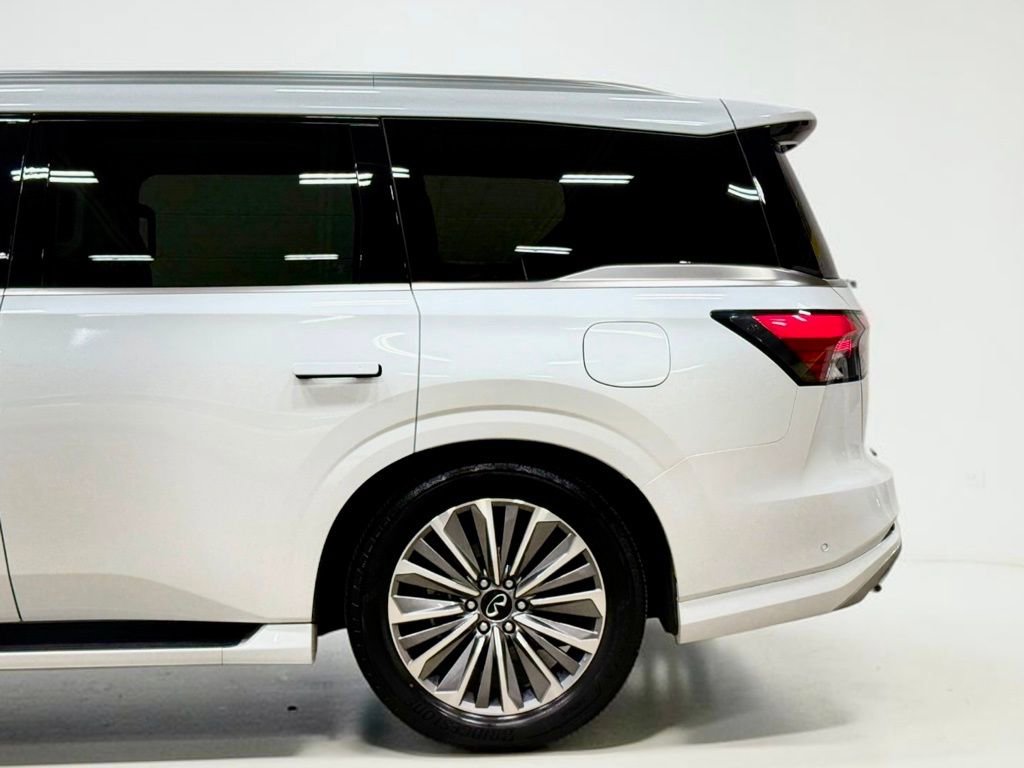 Used 2025 INFINITI QX80 Sensory image 24