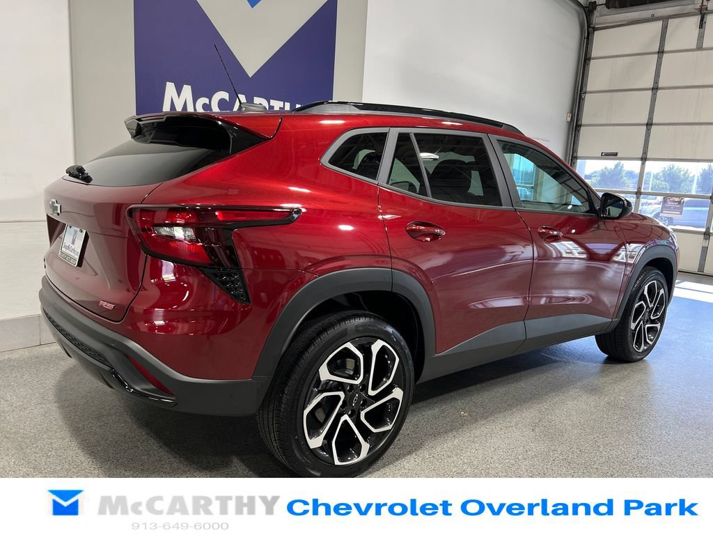 Used 2025 Chevrolet Trax RS w/ Driver Confidence Package FWD image 5