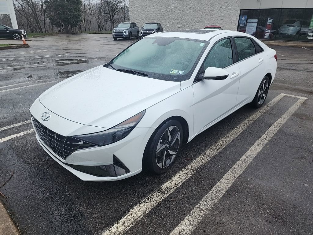 Used 2021 Hyundai Elantra Limited image 2