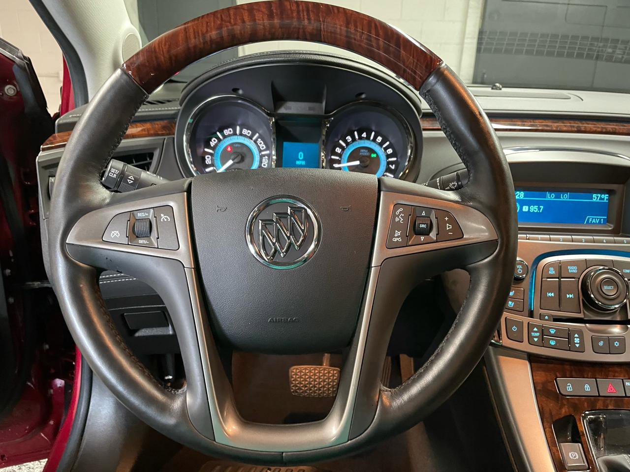 Used 2010 Buick LaCrosse CXL w/ Luxury Package FWD image 20