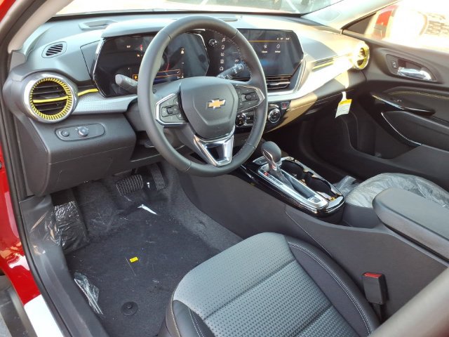 New 2026 Chevrolet Trax LT w/ LT Convenience Package FWD image 5