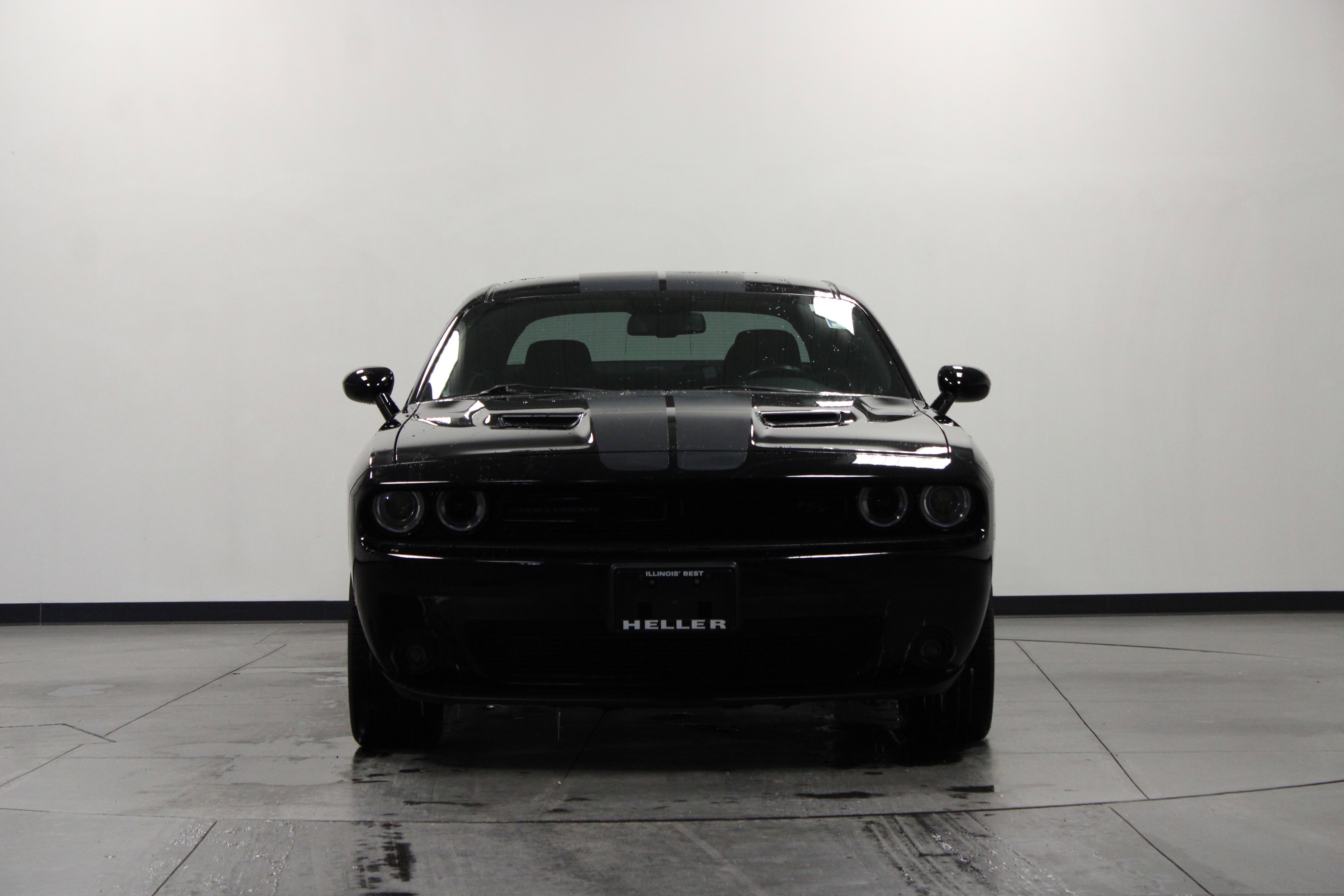 Used 2017 Dodge Challenger R/T w/ Blacktop Package image 9