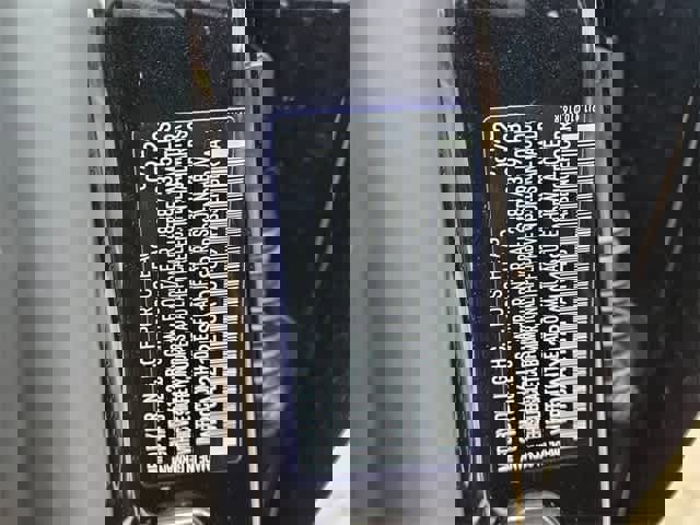 Used 2023 Porsche Taycan w/ Premium Package image 39