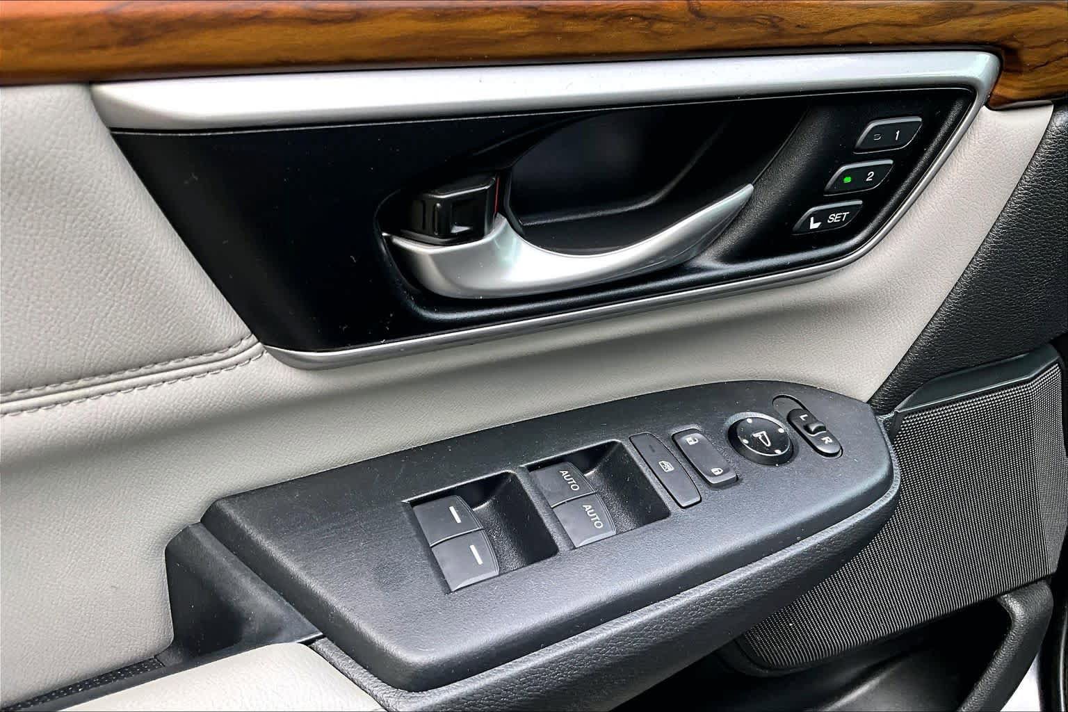 Used 2017 Honda CR-V EX-L image 32