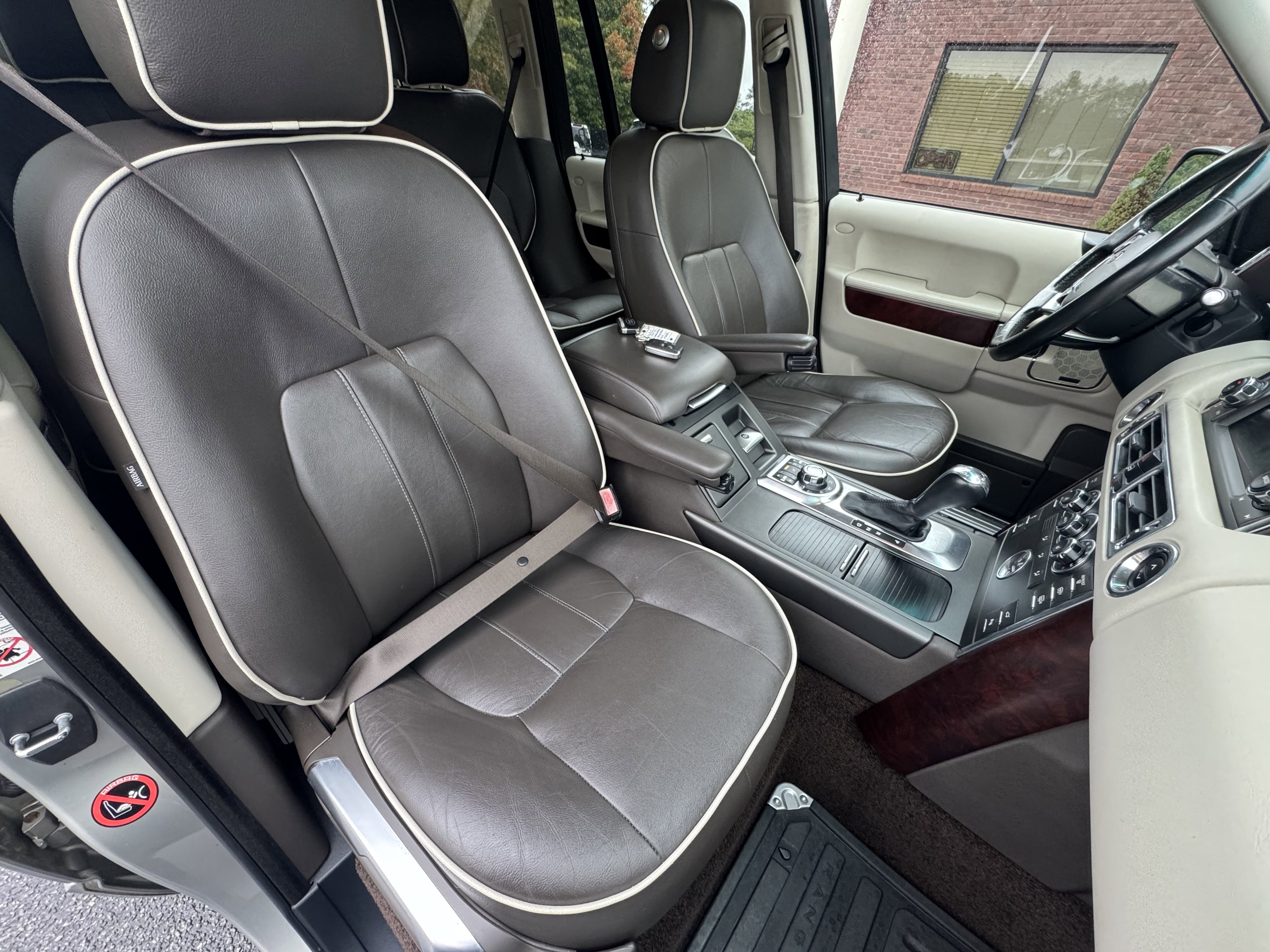 Used 2012 Land Rover Range Rover HSE image 38